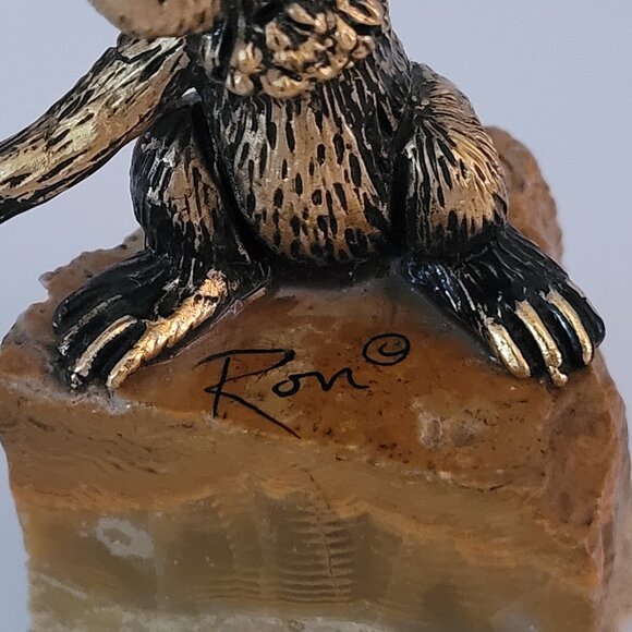 Gold Plated Rabbit Hare Playing Tennis on Petrified Wood/Agate Ron Lee 1980s - Picture 4 of 6